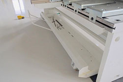 Контейнер для отходов и мелких деталей гильотинных ножниц X-CUT, производство Gasparini (Италия)
